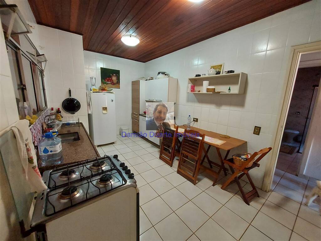 Casa à venda com 3 quartos, 190m² - Foto 16