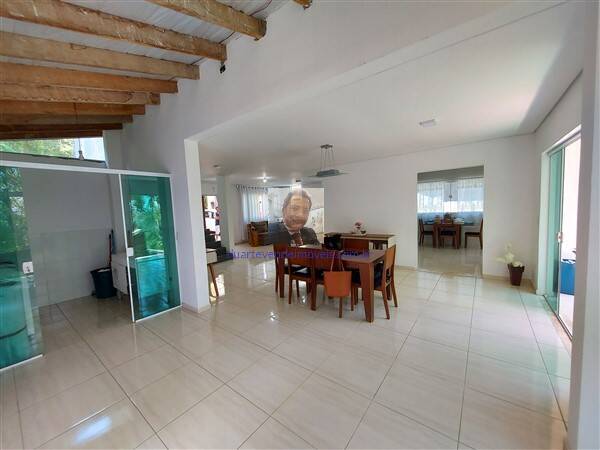 Casa à venda com 3 quartos, 260m² - Foto 11