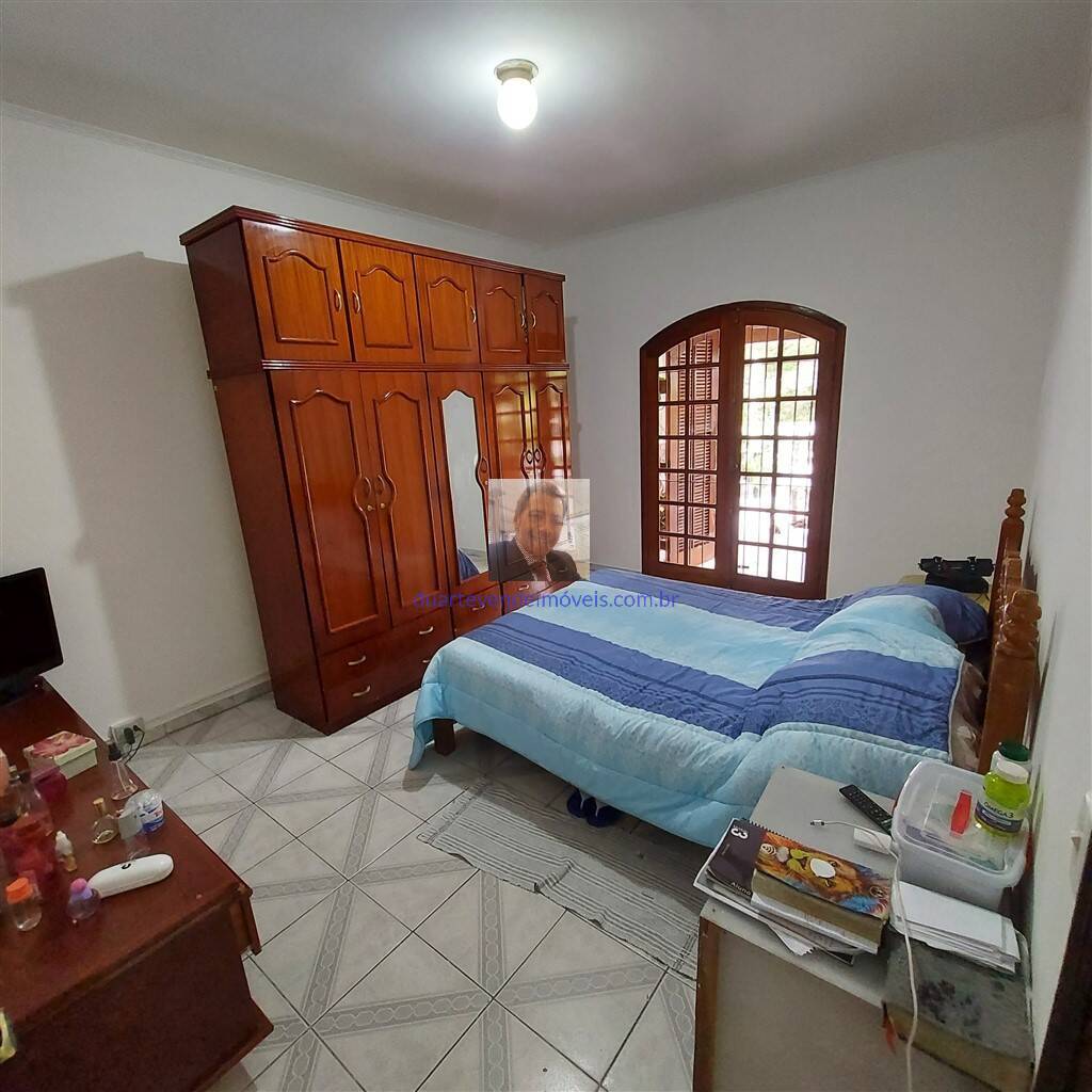 Casa à venda com 3 quartos, 228m² - Foto 10