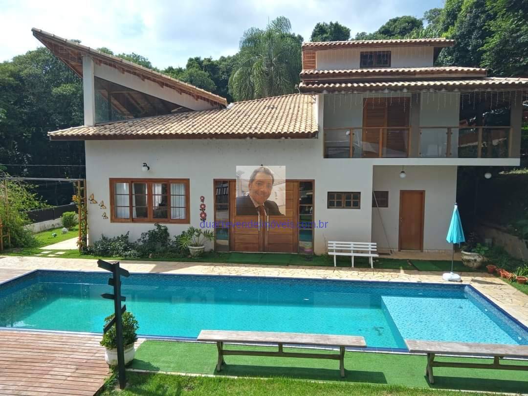 Casa à venda com 2 quartos, 250m² - Foto 1