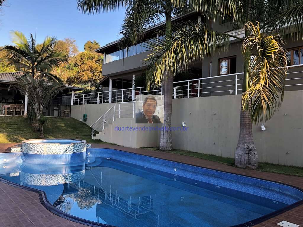 Casa à venda e aluguel com 5 quartos, 890m² - Foto 1