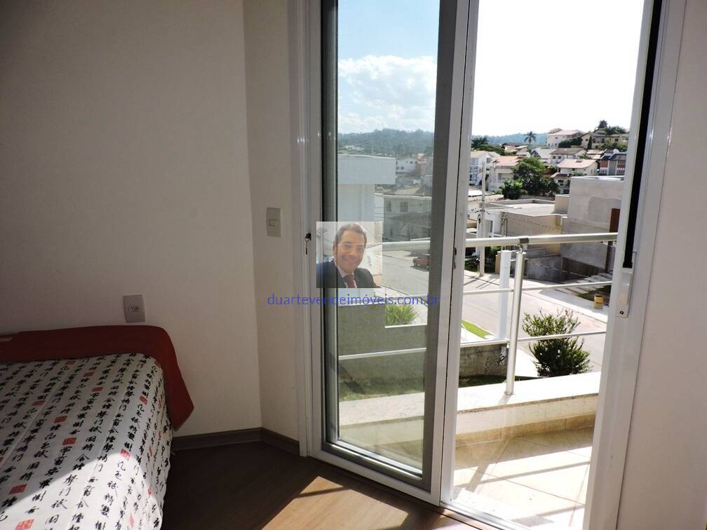 Casa à venda com 4 quartos, 450m² - Foto 25