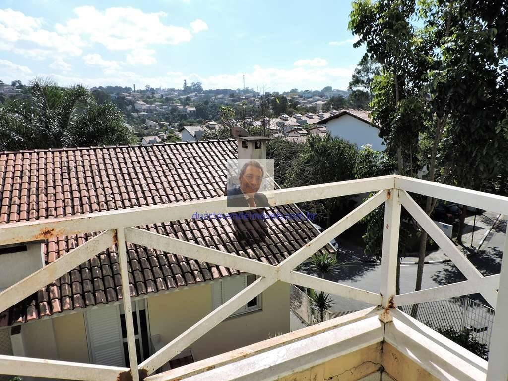 Casa à venda com 6 quartos, 180m² - Foto 1