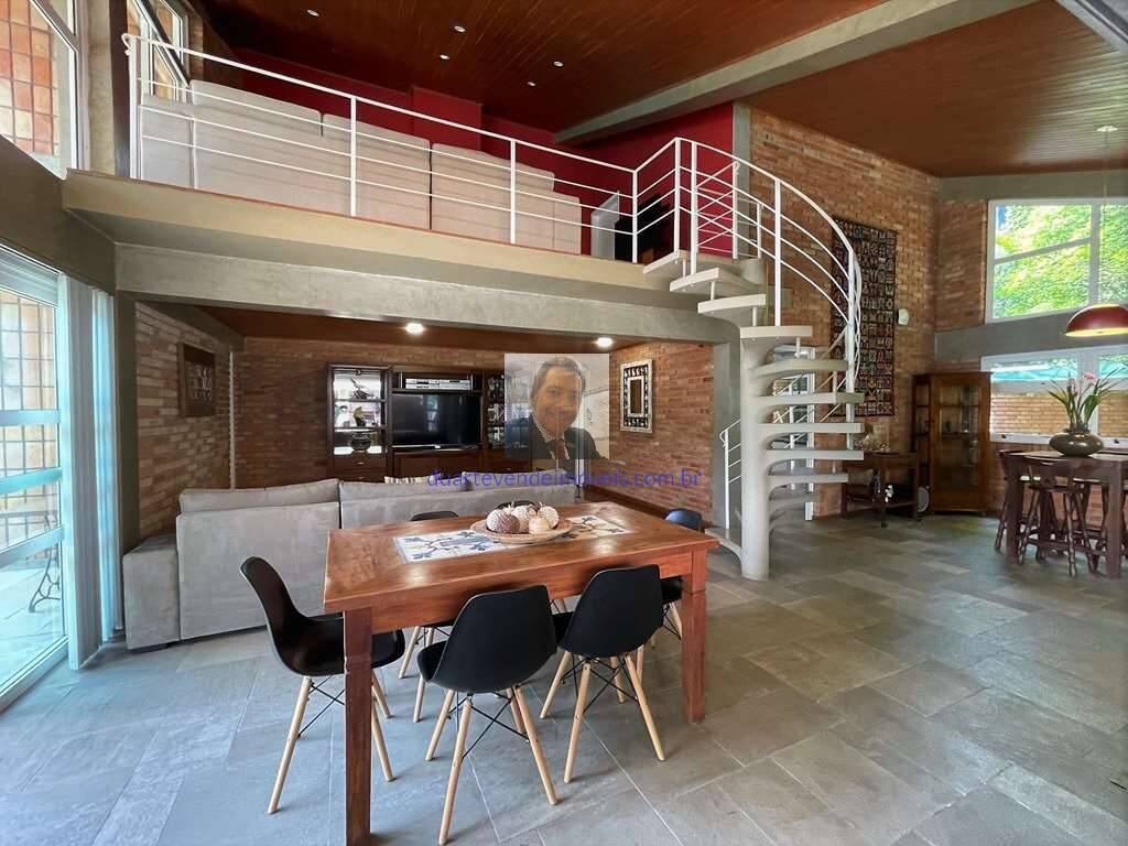 Casa à venda com 3 quartos, 313m² - Foto 4