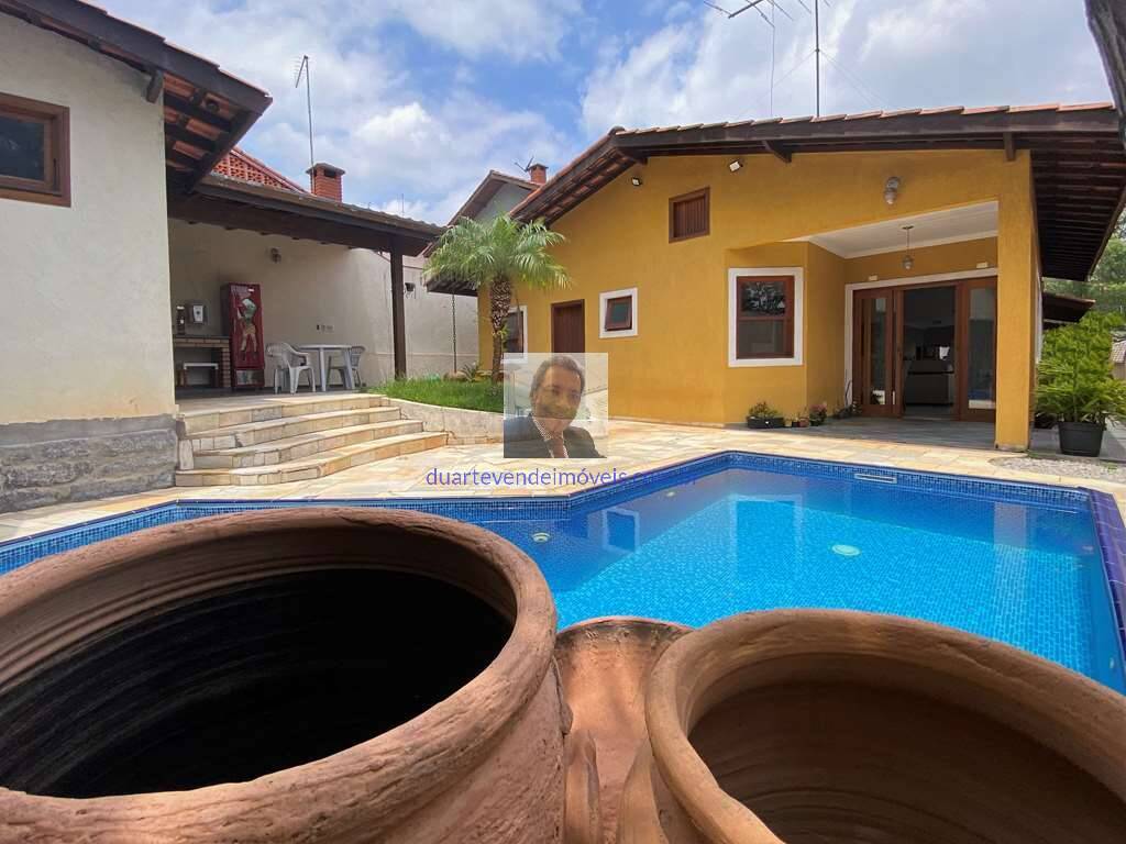 Casa à venda com 3 quartos, 361m² - Foto 1