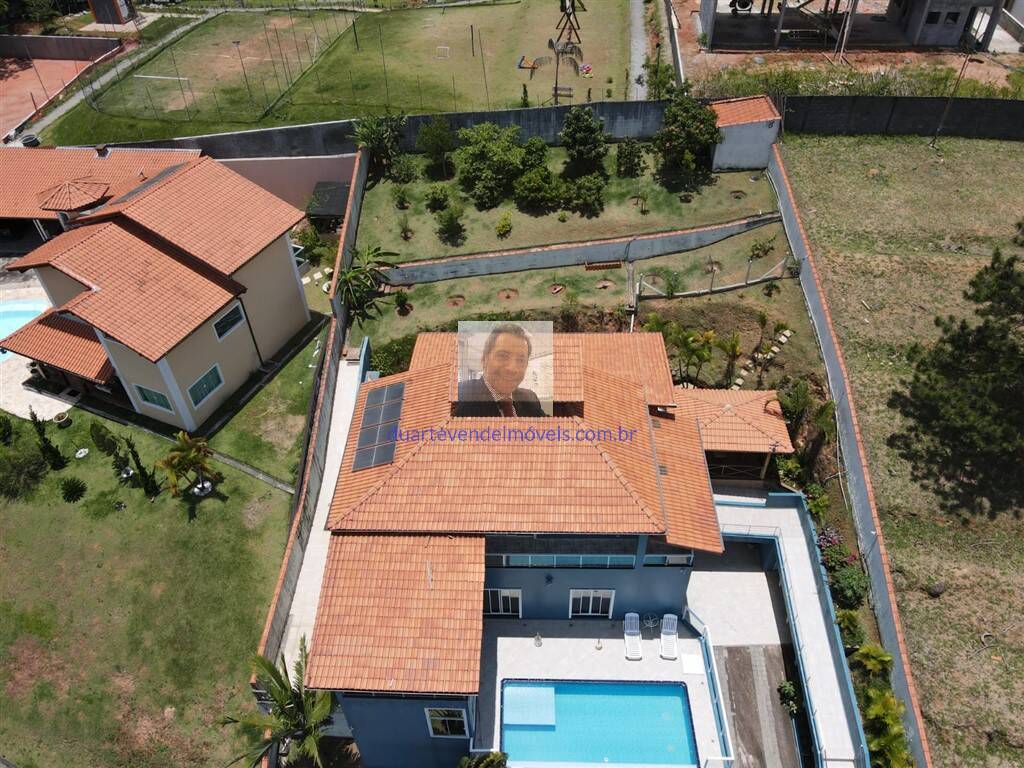 Casa à venda com 3 quartos, 320m² - Foto 2