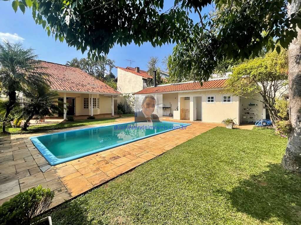 Casa à venda com 4 quartos, 440m² - Foto 1