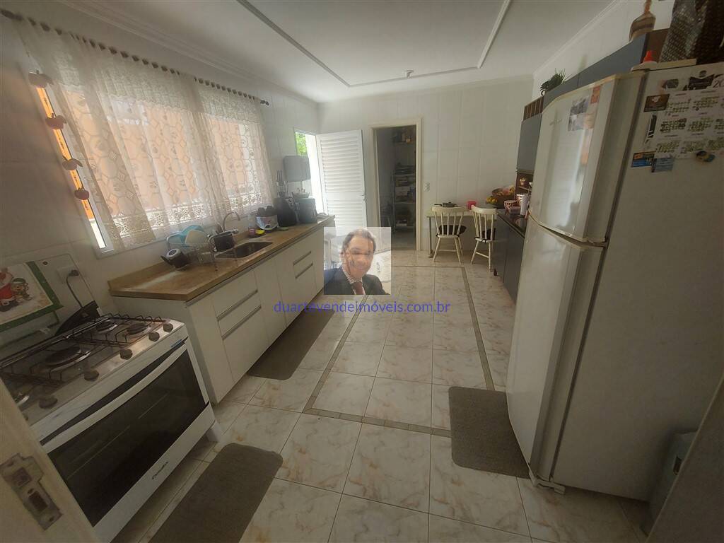 Casa de Condomínio à venda e aluguel com 3 quartos, 259m² - Foto 18