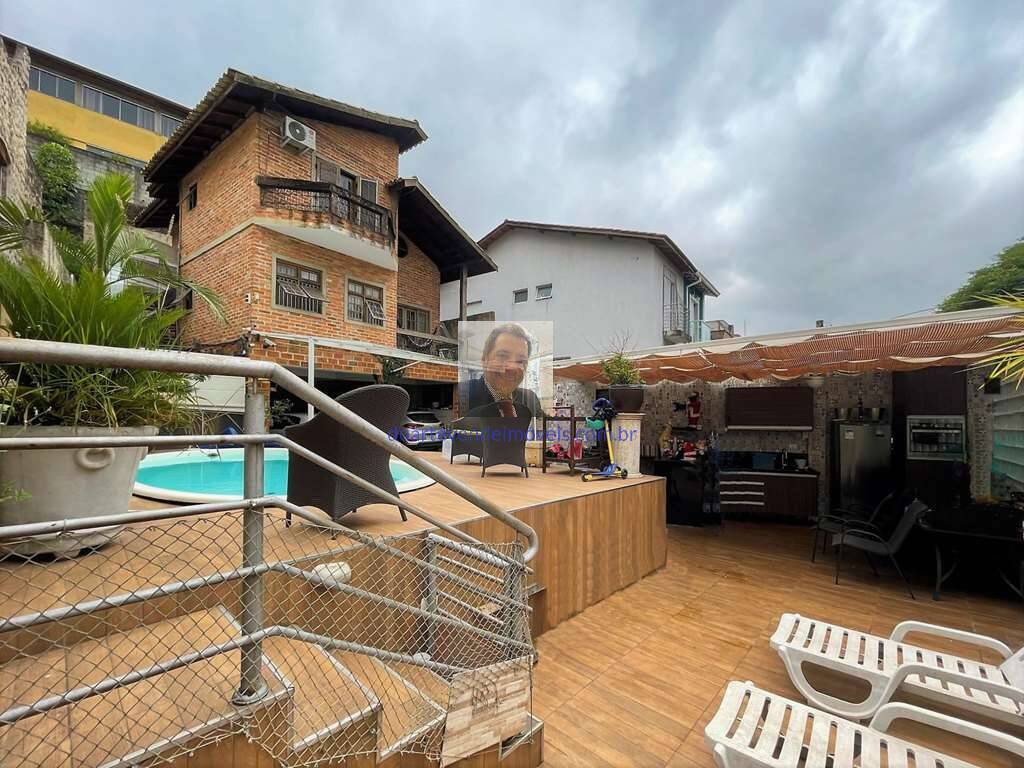 Casa à venda com 3 quartos, 180m² - Foto 1