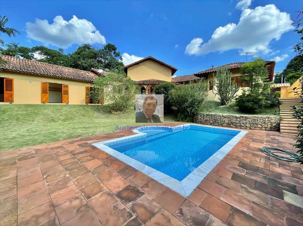 Casa à venda com 4 quartos, 586m² - Foto 1