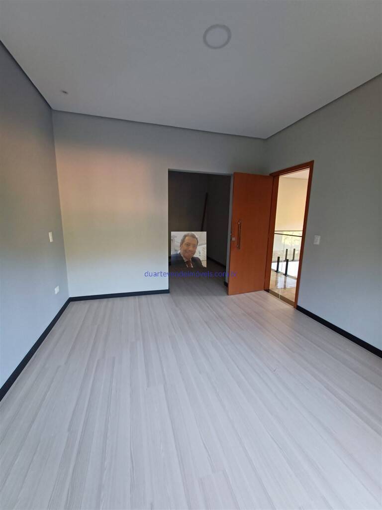 Casa à venda com 3 quartos, 129m² - Foto 2