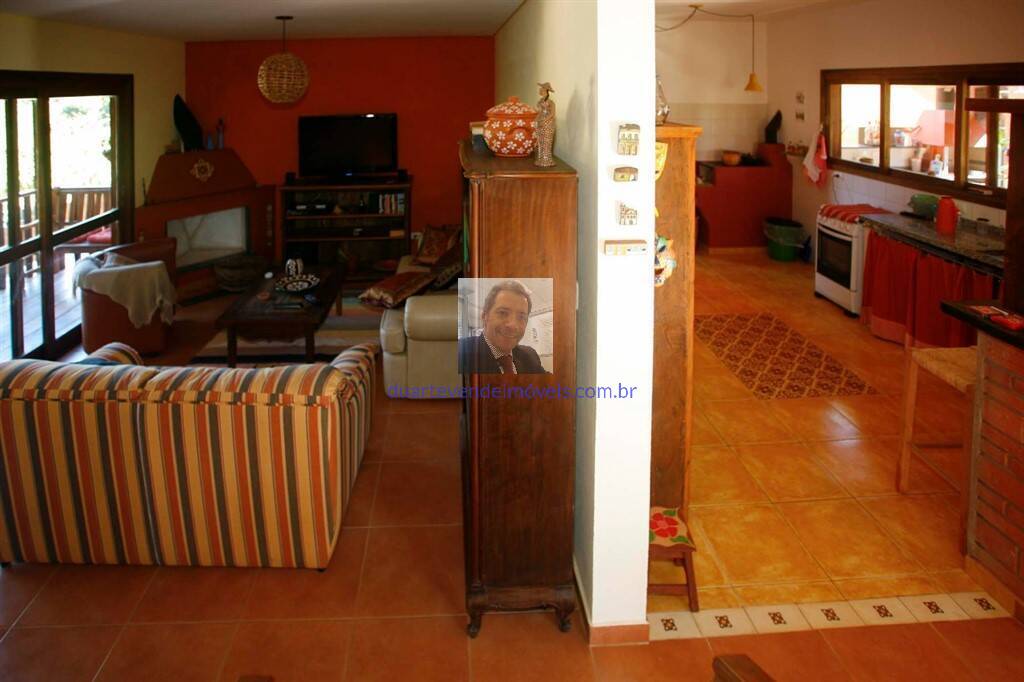 Casa de Condomínio à venda com 3 quartos, 240m² - Foto 17