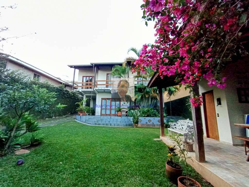 Casa à venda com 4 quartos, 359m² - Foto 1