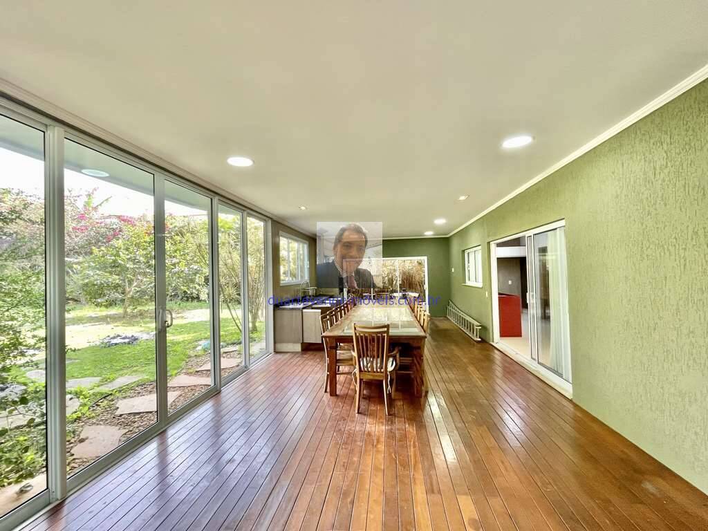 Casa para alugar com 4 quartos, 585m² - Foto 24