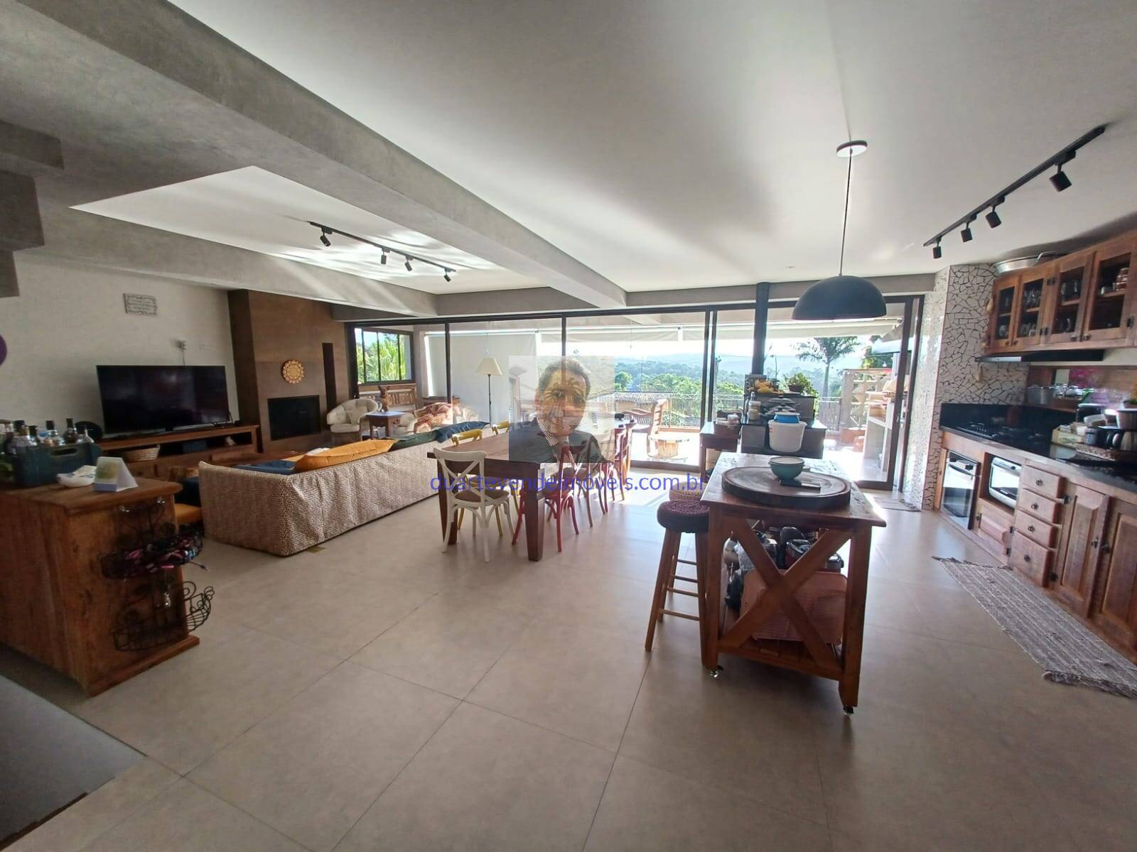 Casa à venda com 3 quartos, 337m² - Foto 5