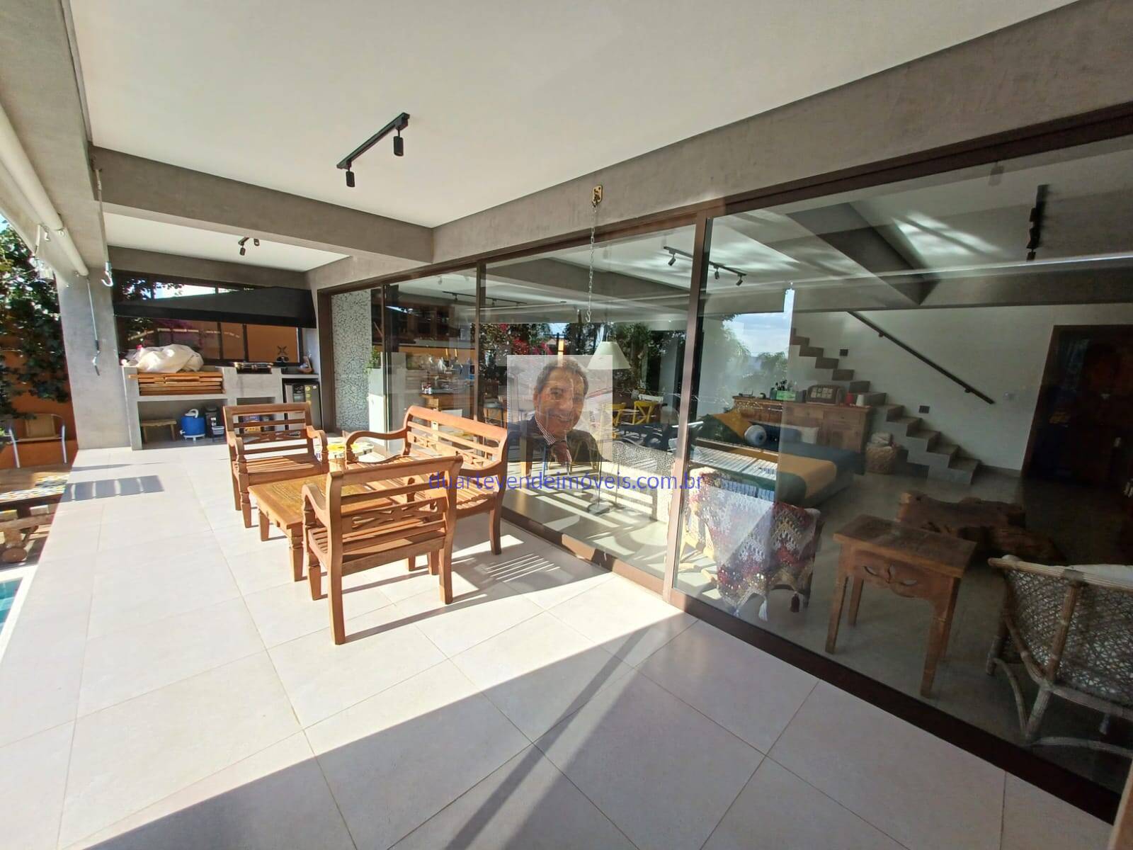 Casa à venda com 3 quartos, 337m² - Foto 10