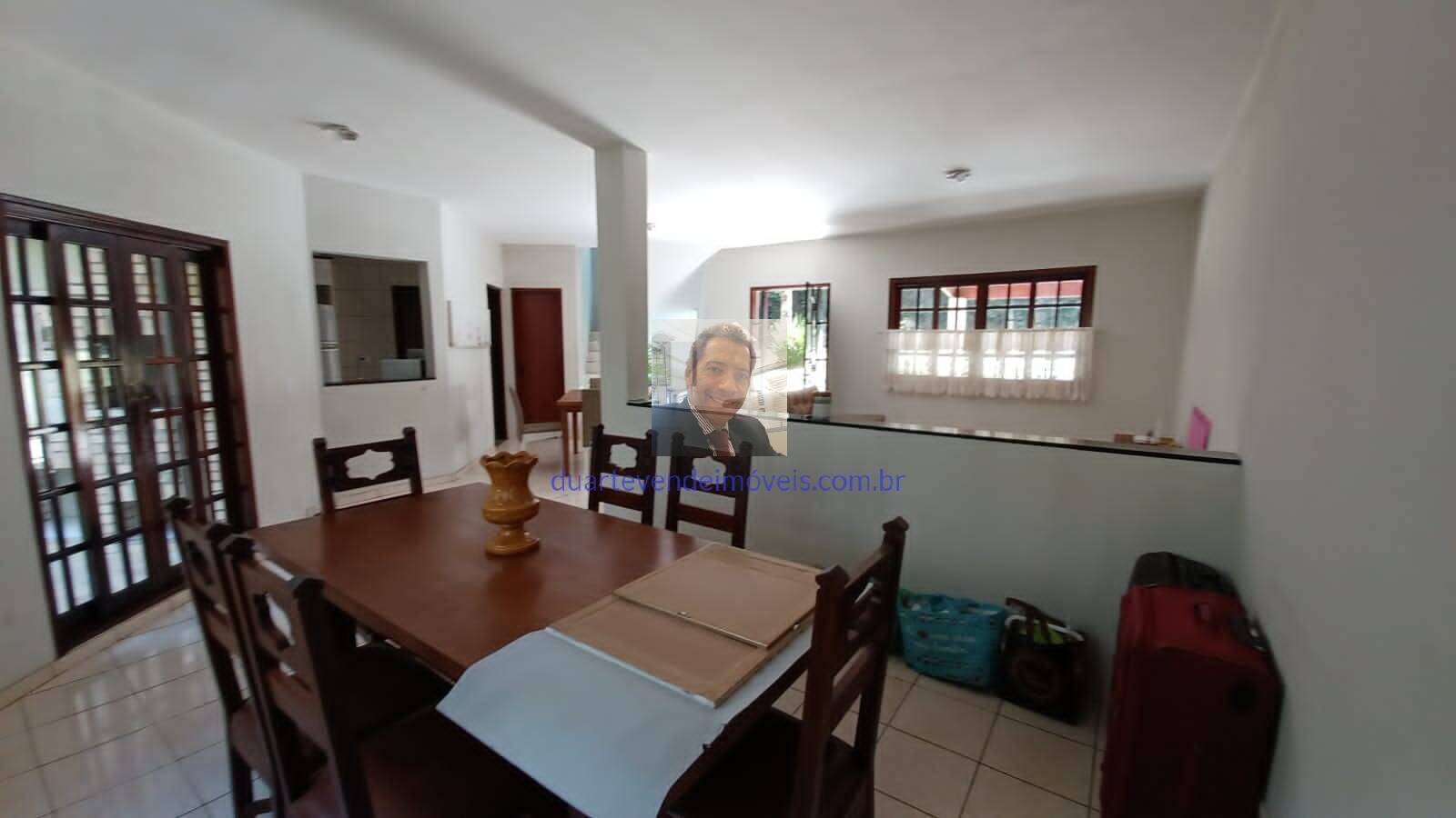 Casa de Condomínio à venda com 4 quartos, 237m² - Foto 4