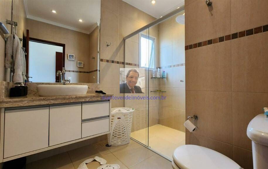 Casa à venda com 3 quartos, 244m² - Foto 14