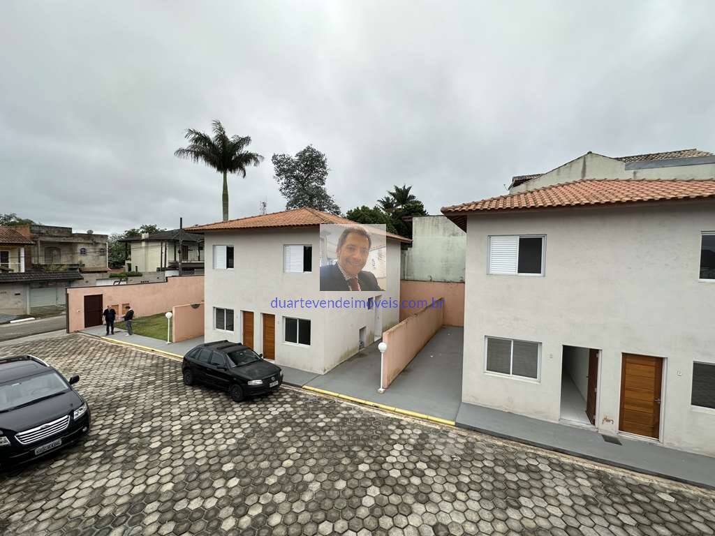 Casa à venda com 2 quartos, 65m² - Foto 1