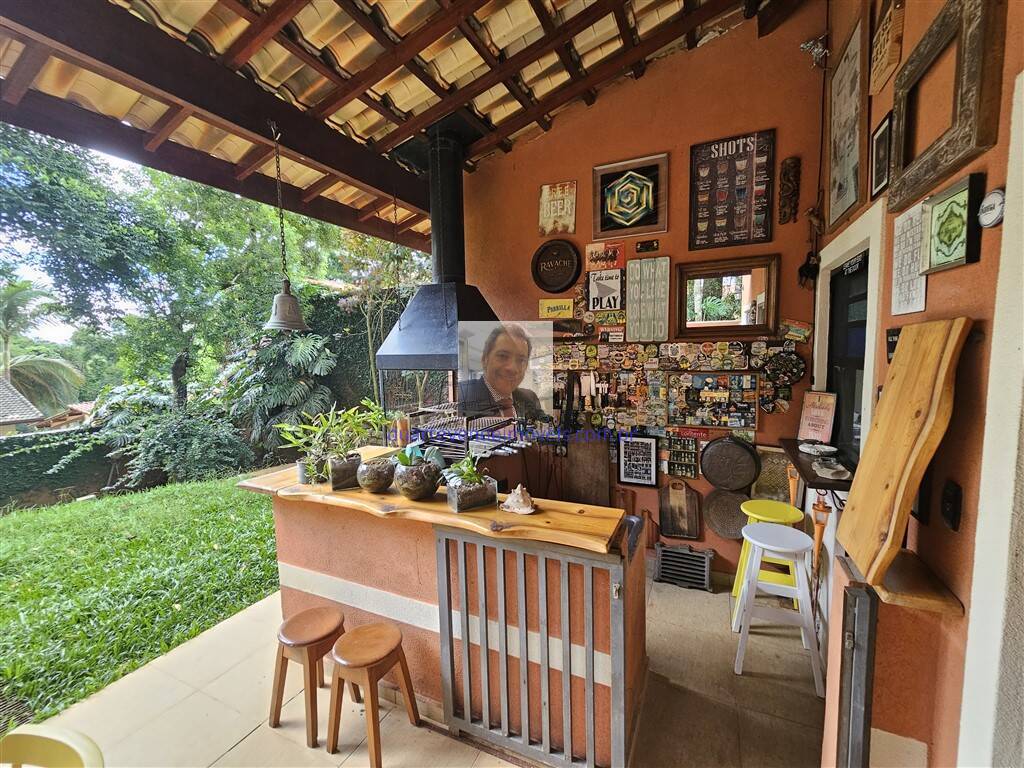 Casa de Condomínio à venda com 3 quartos, 214m² - Foto 29