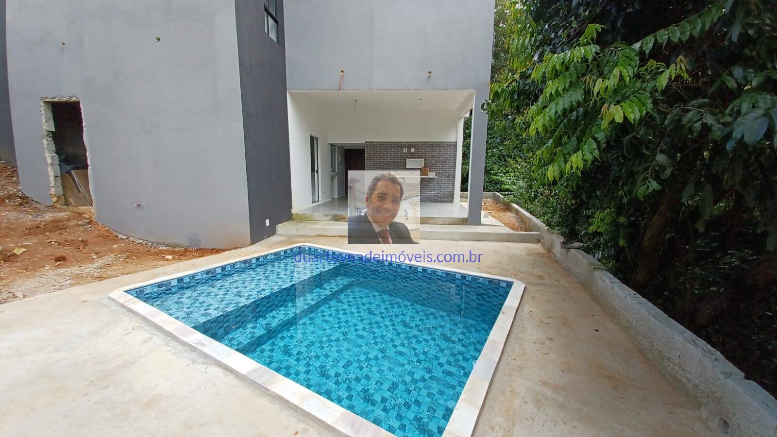 Casa à venda e aluguel com 4 quartos, 240m² - Foto 25