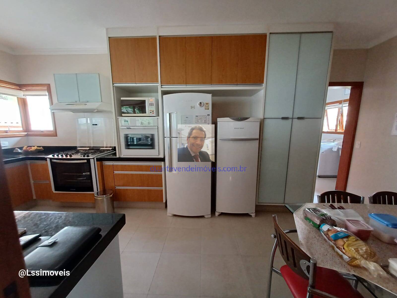 Casa de Condomínio à venda com 3 quartos, 335m² - Foto 5