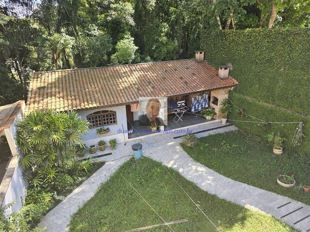 Casa de Condomínio à venda com 3 quartos, 223m² - Foto 2