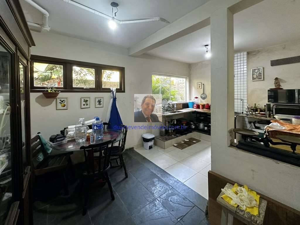 Casa à venda com 4 quartos, 303m² - Foto 17