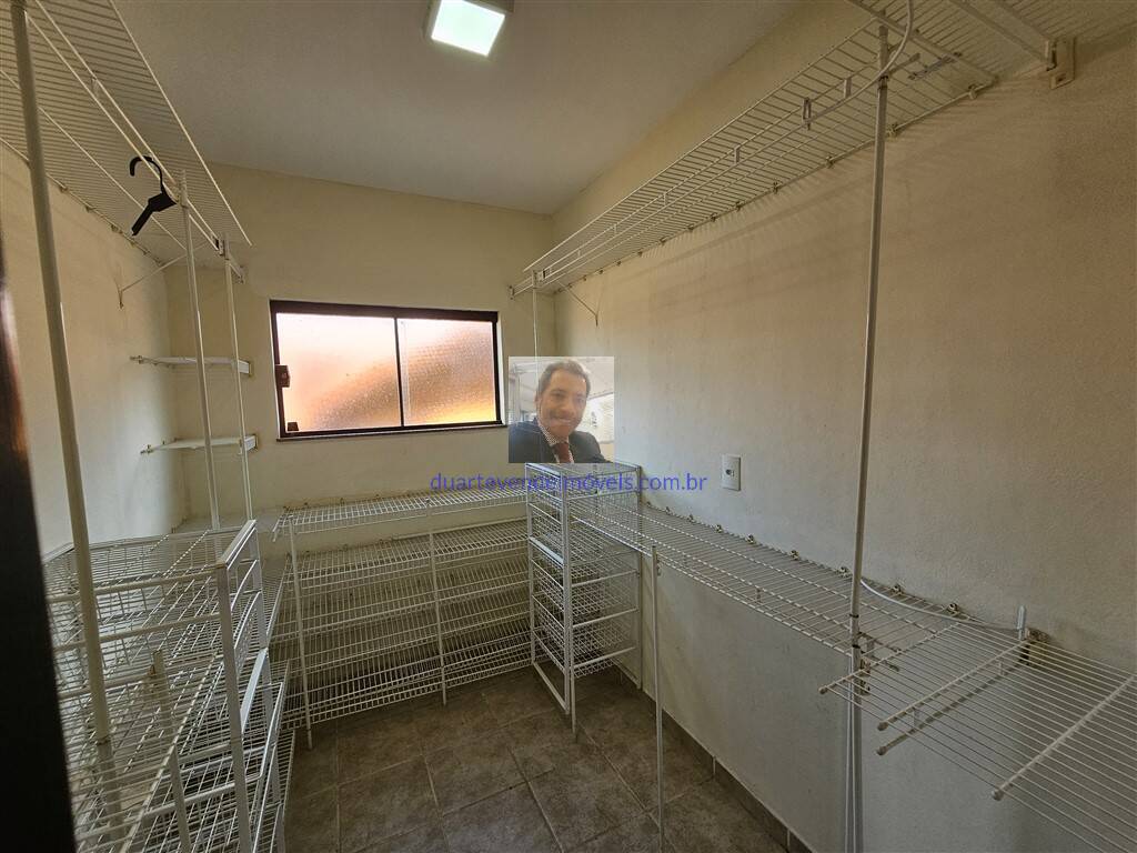 Casa de Condomínio para alugar com 5 quartos, 260m² - Foto 43