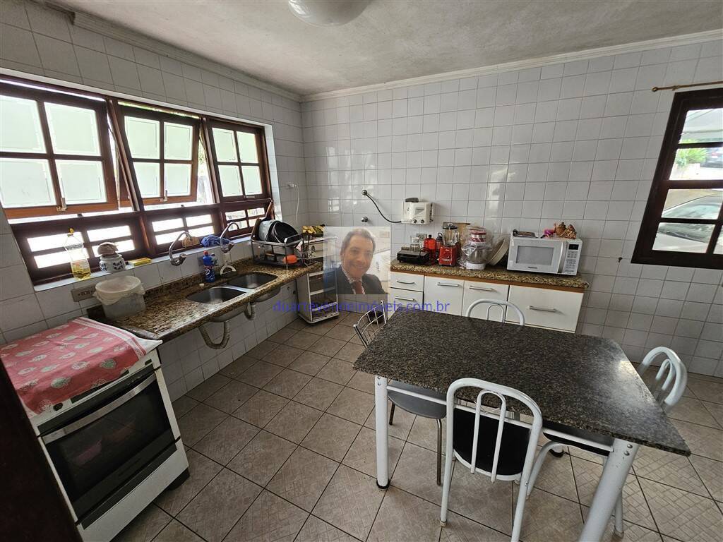 Casa de Condomínio à venda com 3 quartos, 240m² - Foto 36