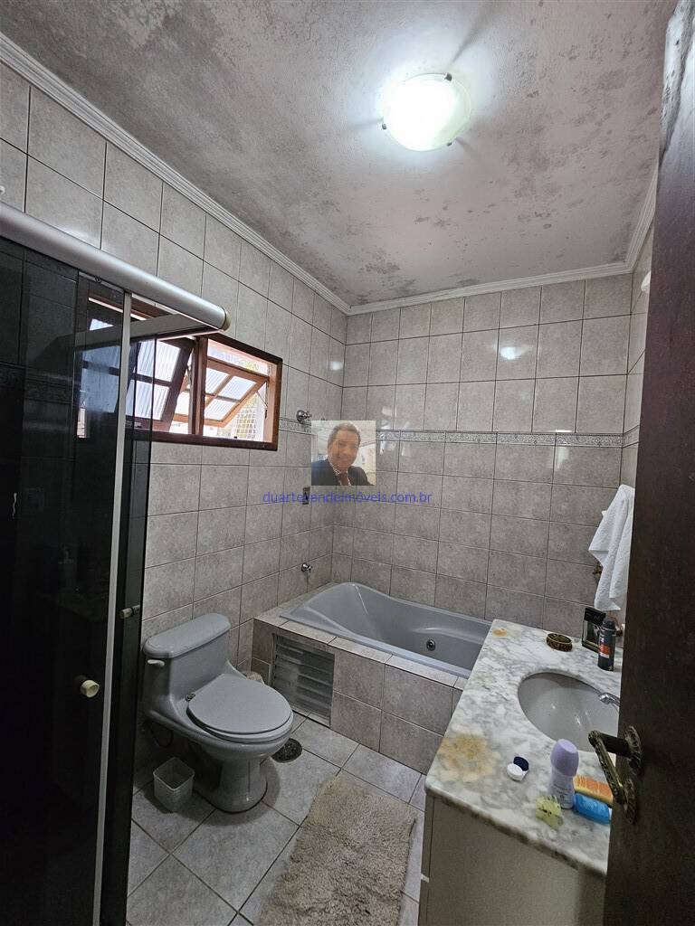 Casa de Condomínio à venda com 3 quartos, 240m² - Foto 45