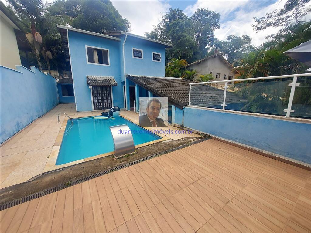 Casa de Condomínio à venda com 3 quartos, 221m² - Foto 2