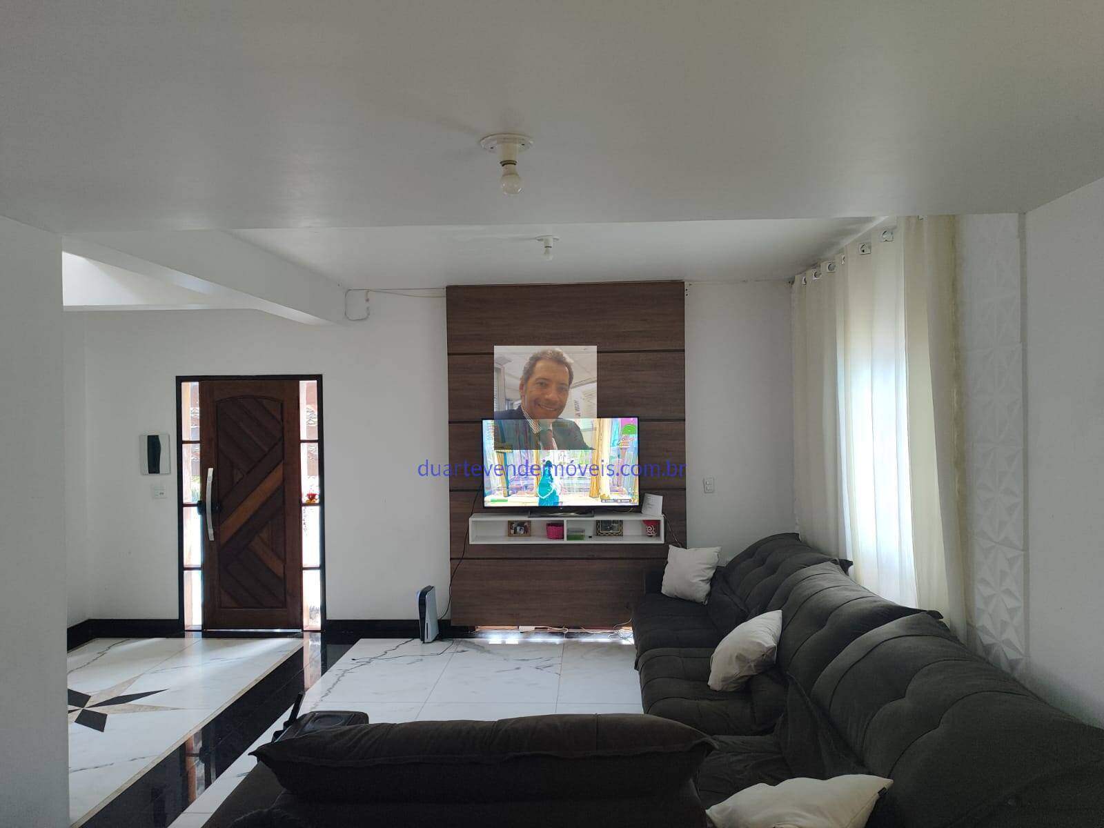 Casa de Condomínio à venda com 3 quartos, 221m² - Foto 4