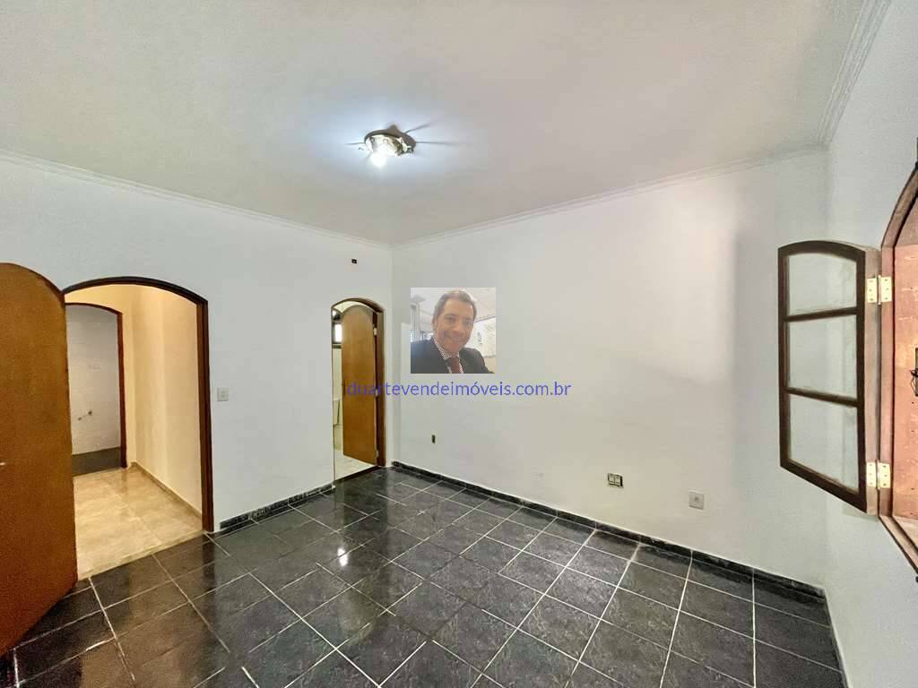 Casa à venda com 3 quartos, 230m² - Foto 27