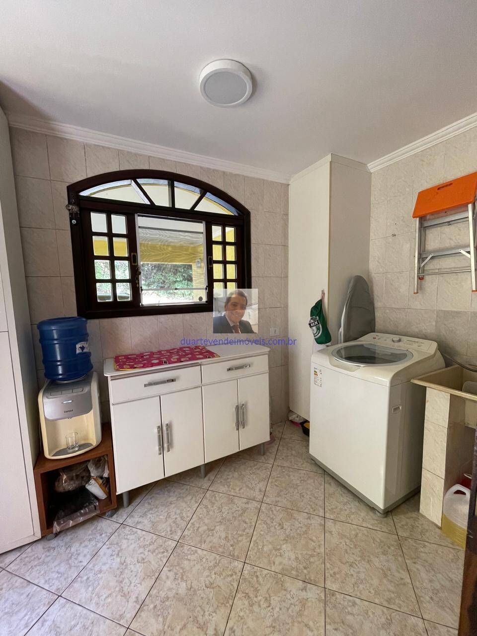 Casa de Condomínio para alugar com 4 quartos, 292m² - Foto 3