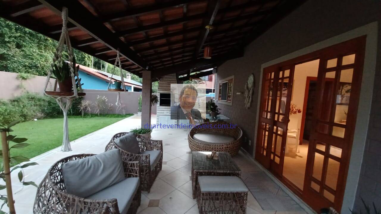 Casa de Condomínio à venda com 3 quartos, 250m² - Foto 2