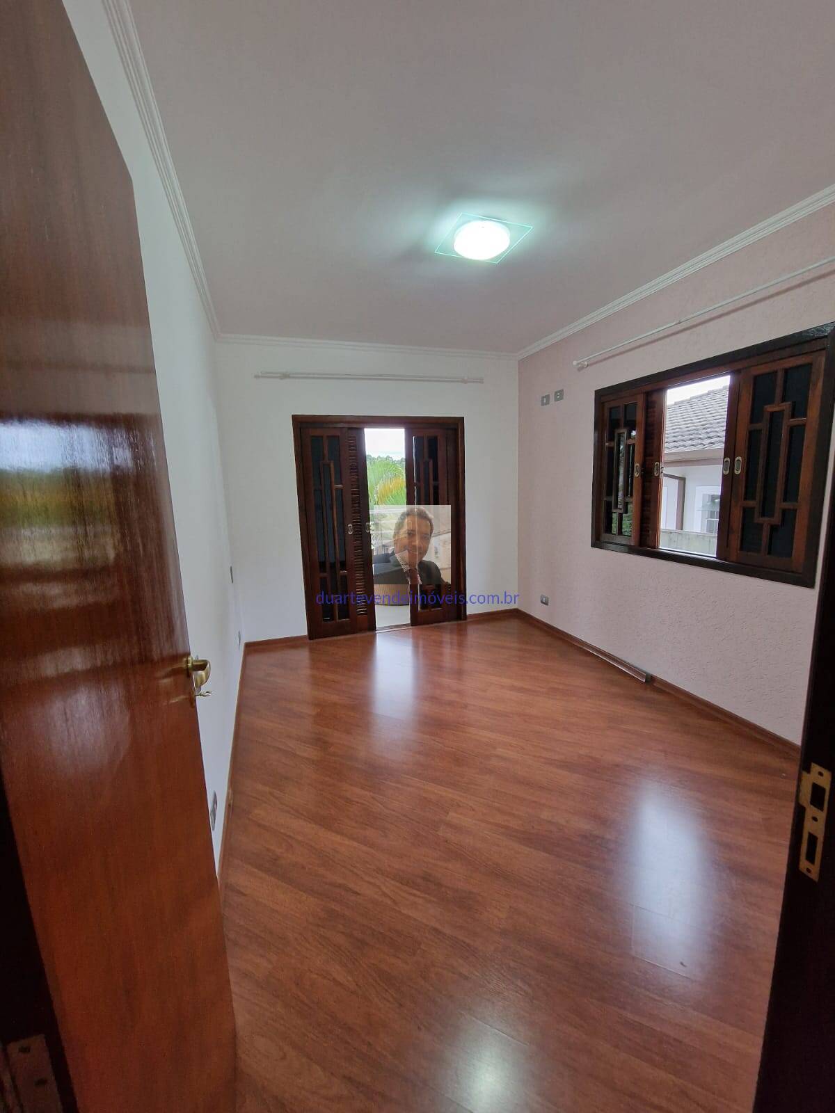 Casa de Condomínio à venda com 3 quartos, 300m² - Foto 4