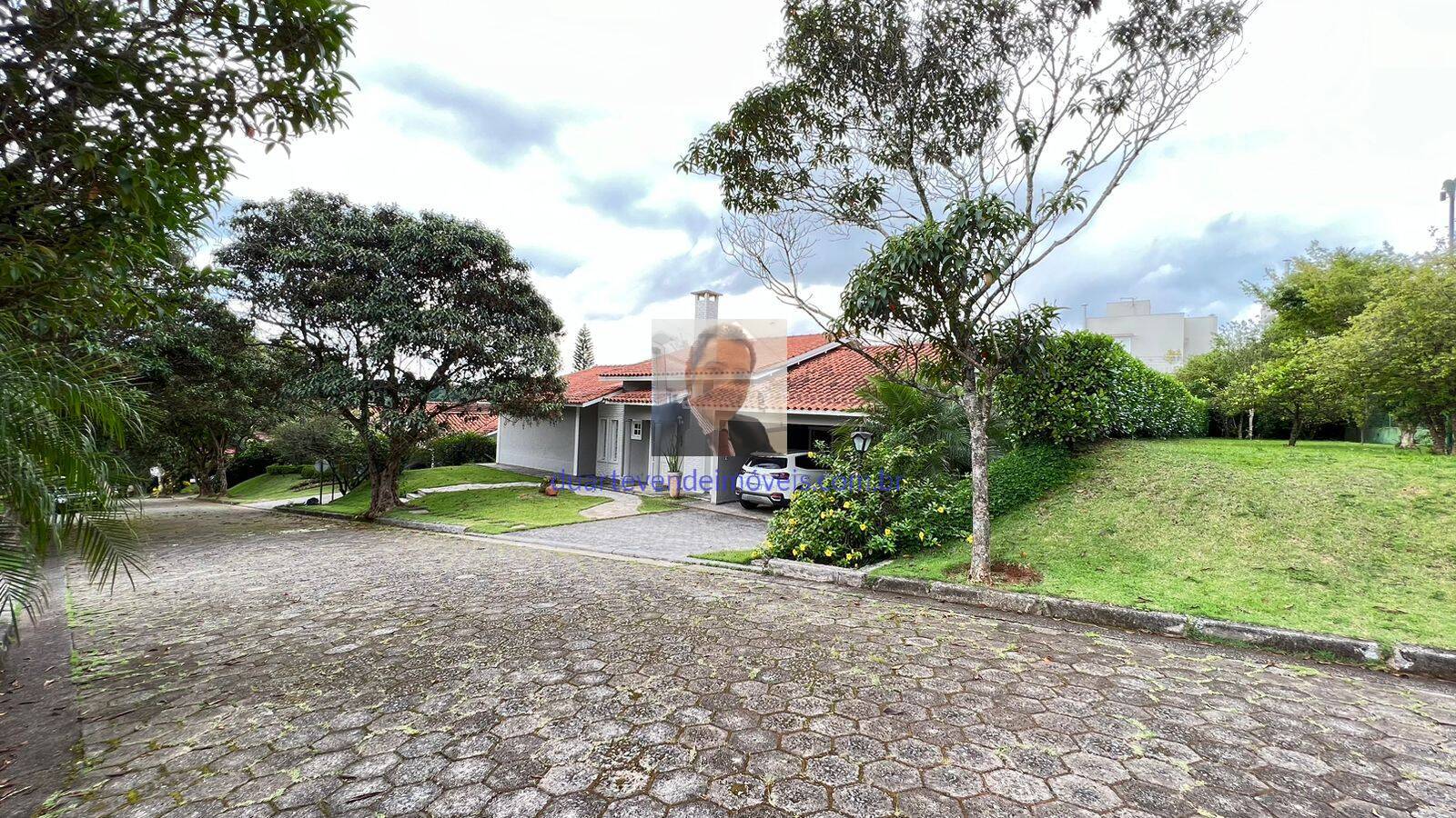 Casa de Condomínio à venda com 3 quartos, 270m² - Foto 3