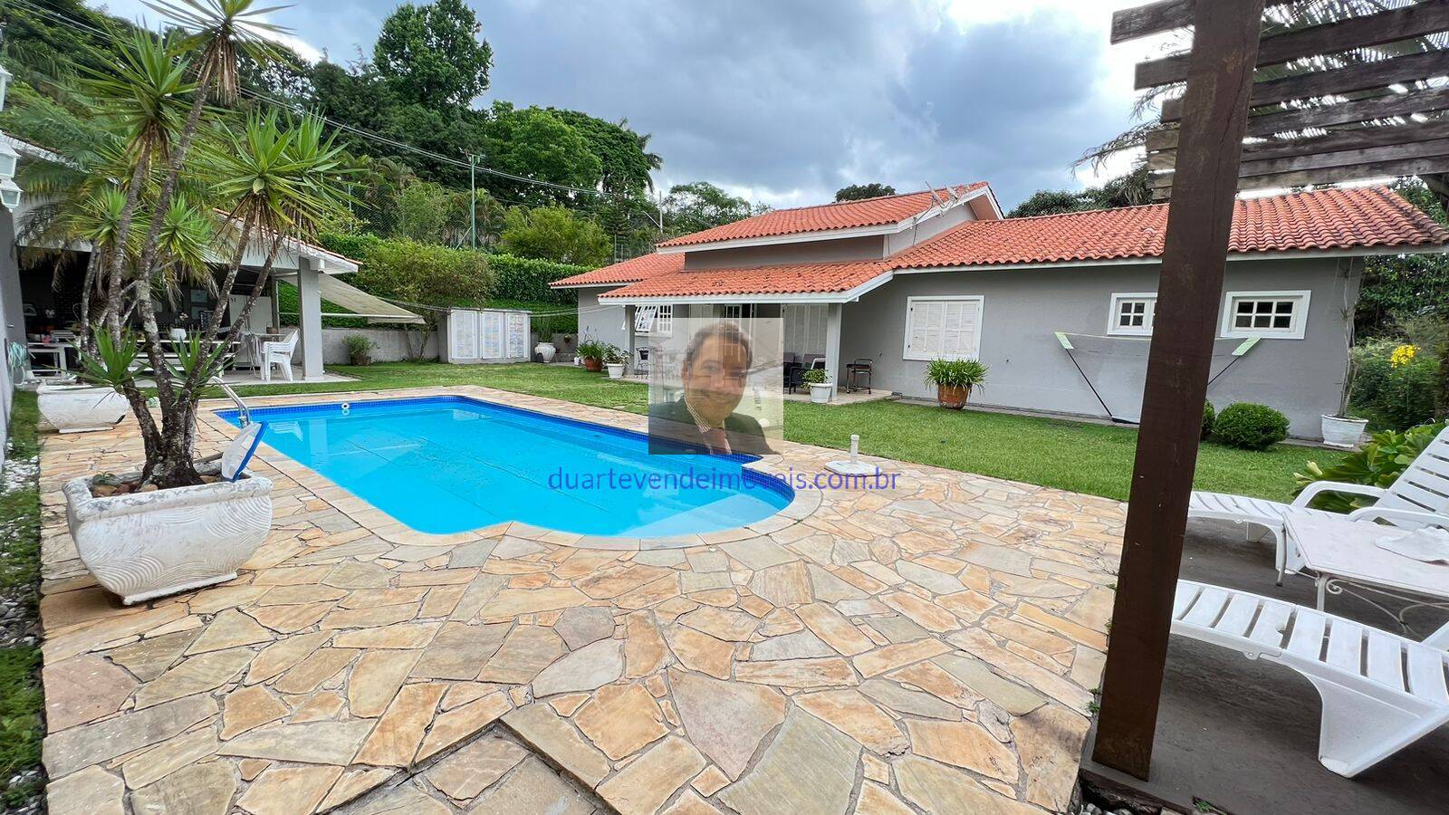 Casa de Condomínio à venda com 3 quartos, 270m² - Foto 1