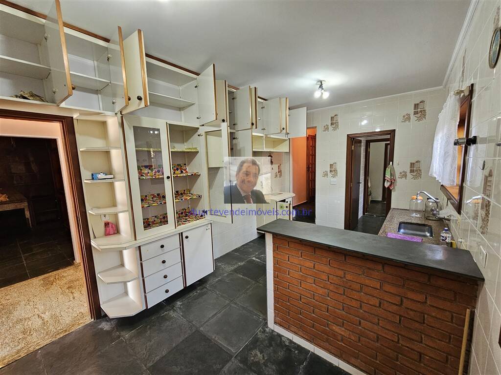 Casa de Condomínio à venda com 3 quartos, 235m² - Foto 9