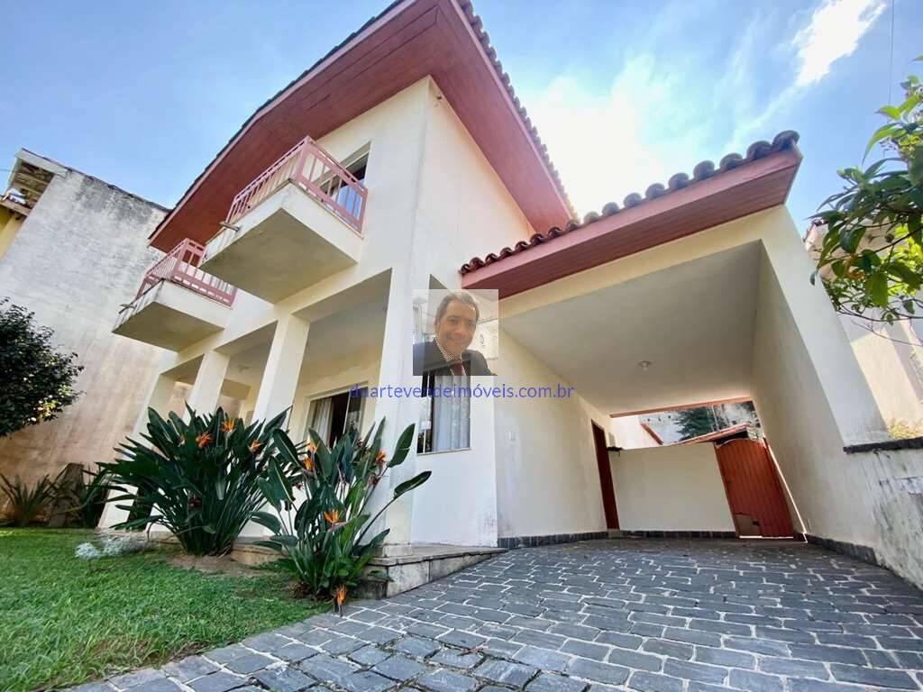 Casa à venda com 4 quartos, 312m² - Foto 2