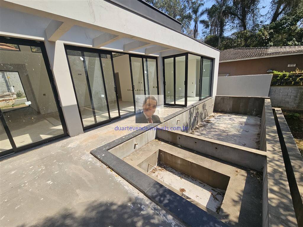 Casa de Condomínio à venda com 4 quartos, 373m² - Foto 2