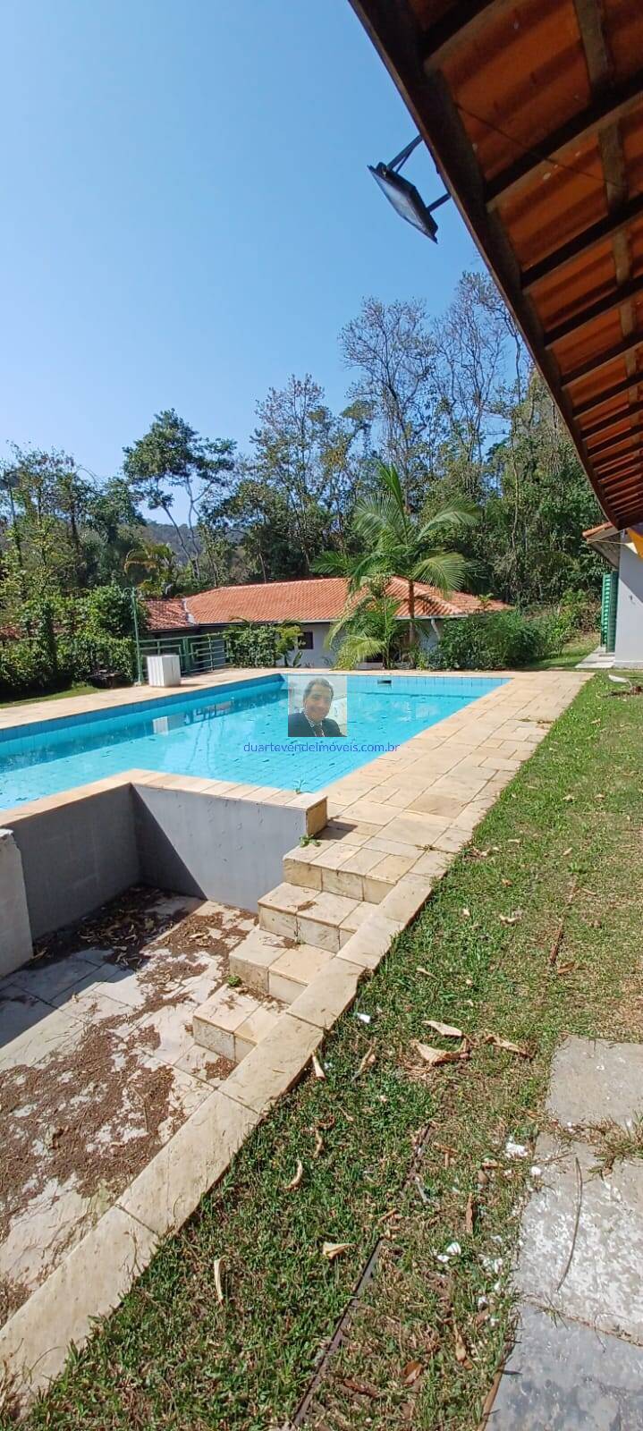 Casa de Condomínio à venda e aluguel com 3 quartos, 217m² - Foto 1