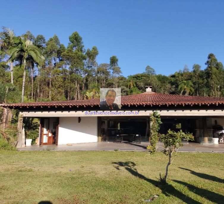 Casa à venda com 5 quartos, 300m² - Foto 1