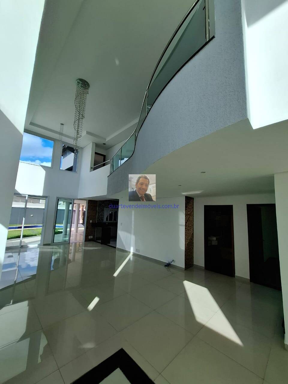 Casa para alugar com 5 quartos, 380m² - Foto 2