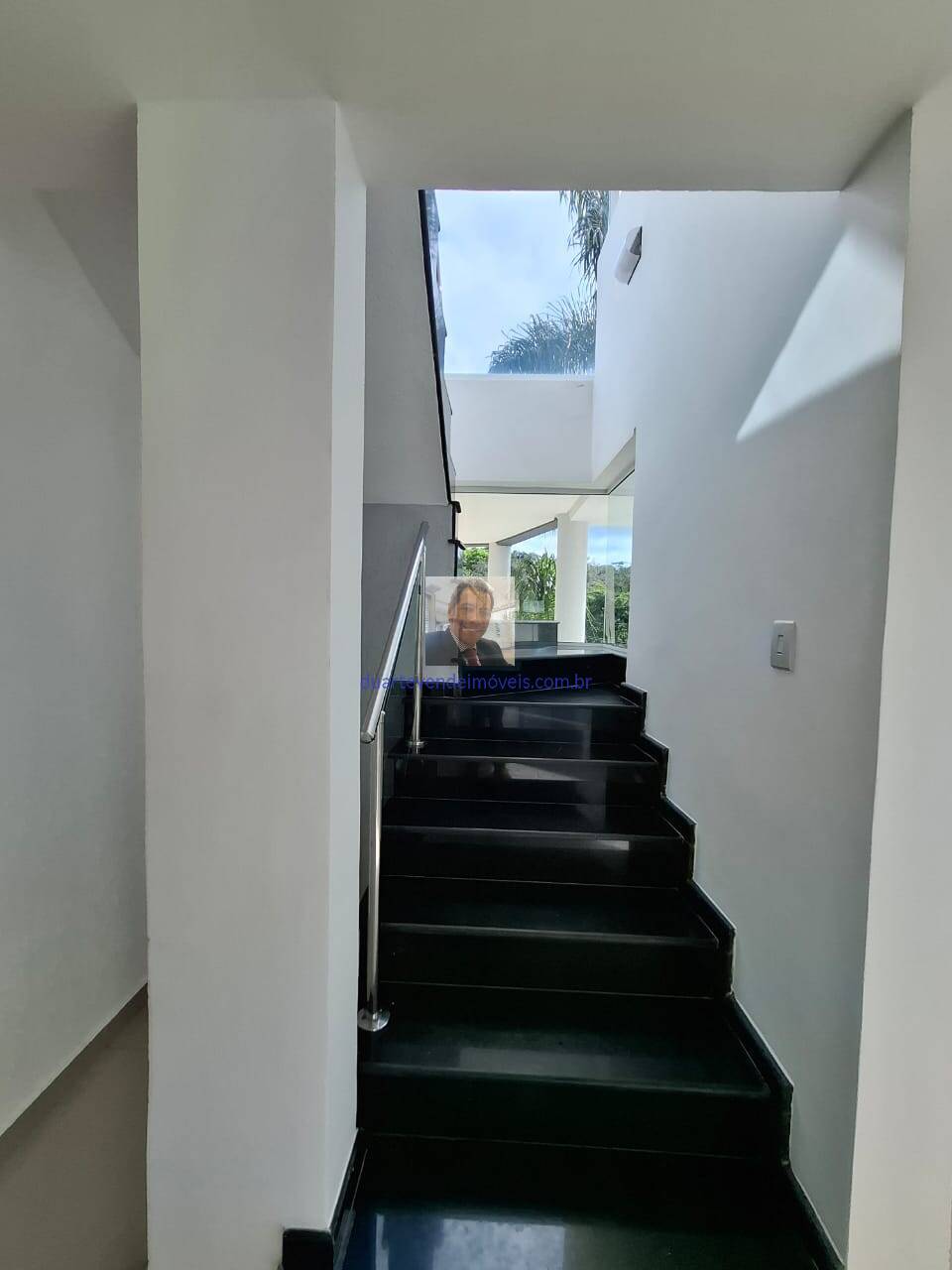 Casa para alugar com 5 quartos, 380m² - Foto 4