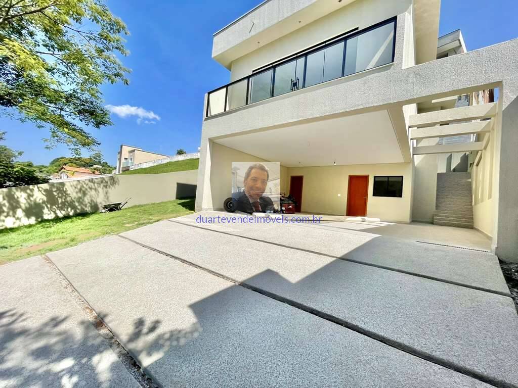 Casa à venda com 3 quartos, 230m² - Foto 1