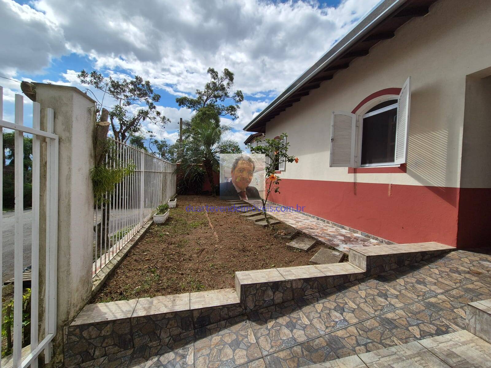 Casa de Condomínio à venda com 3 quartos, 180m² - Foto 1