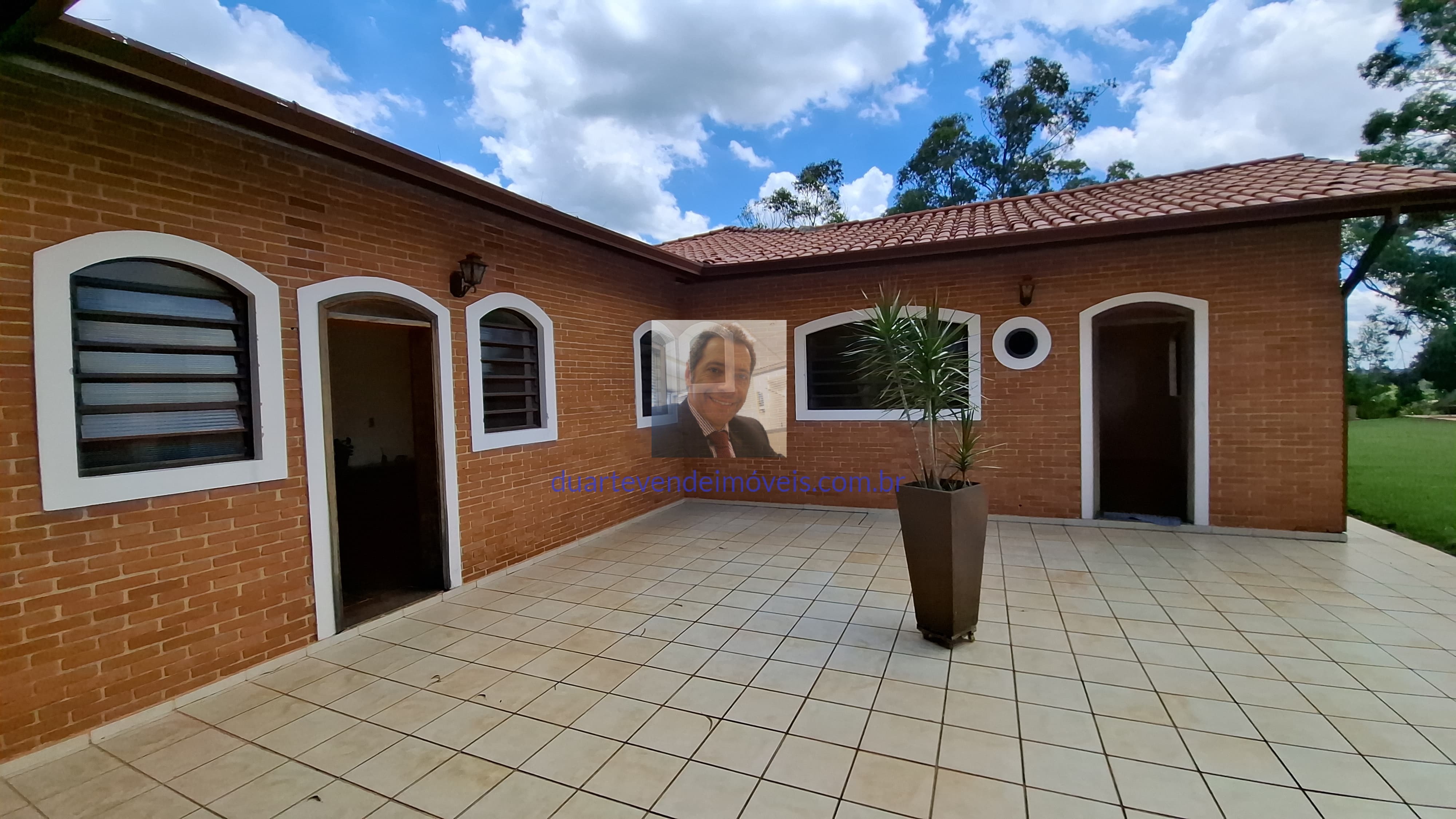 Fazenda à venda com 5 quartos, 1400m² - Foto 3