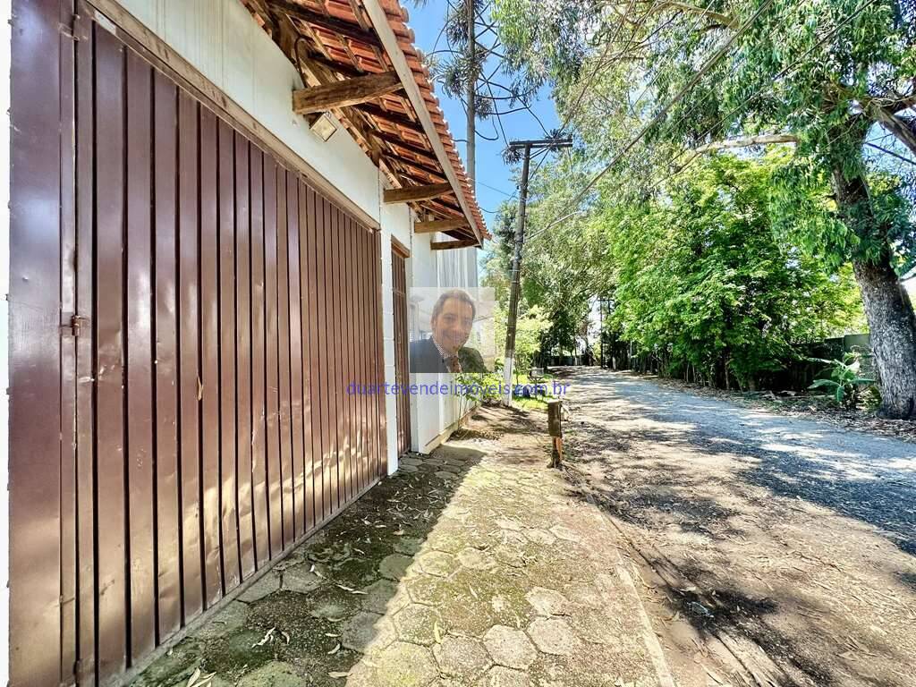 Casa de Condomínio à venda com 3 quartos, 255m² - Foto 2